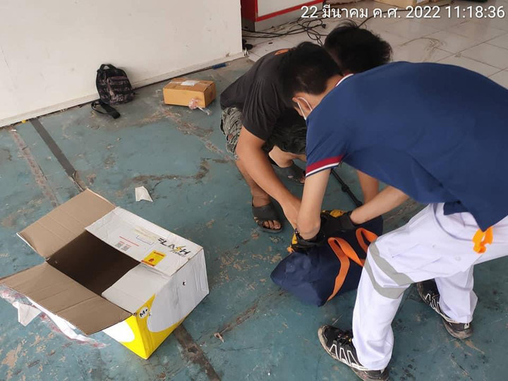 Nghe âm thanh lạ trong bưu kiện, mở ra mới tá hỏa vì món hàng cực nguy hiểm - 2