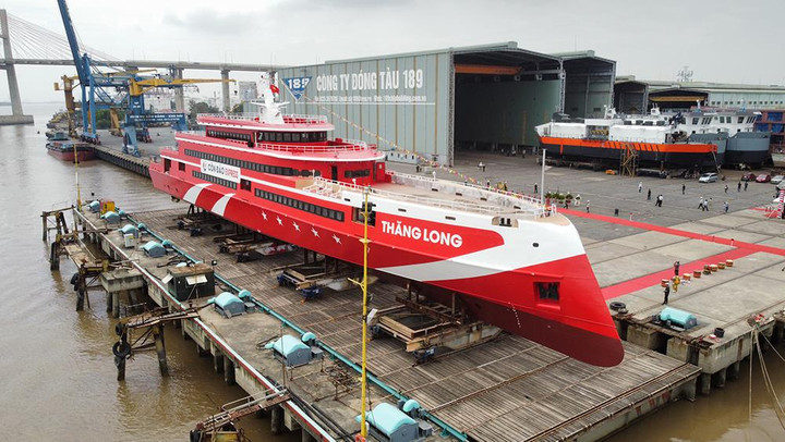 Hạ thuỷ siêu tàu cao tốc lớn nhất Việt Nam, sức chứa trên 1.000 người - 1