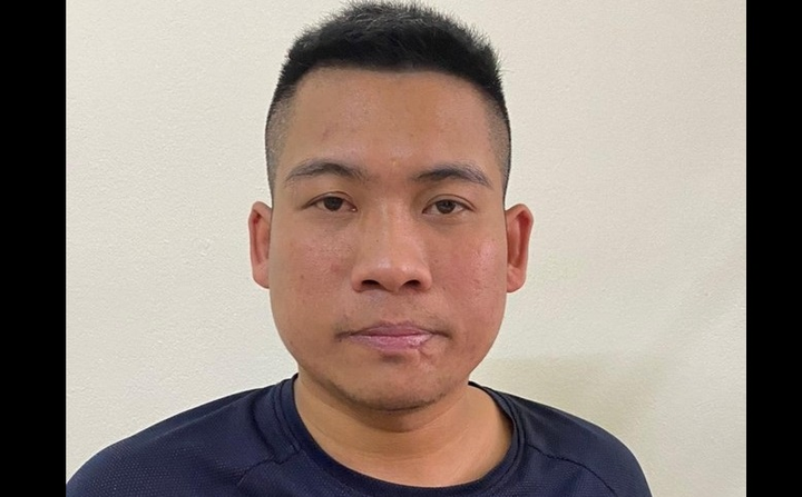 Khởi tố tài xế lấy điện thoại của 2 nữ du khách Nga trên phố cổ Hà Nội - 1