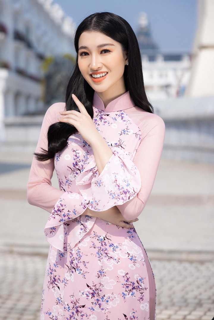 Thí sinh có vòng eo nhỏ nhất Miss World Vietnam 2022 - 4
