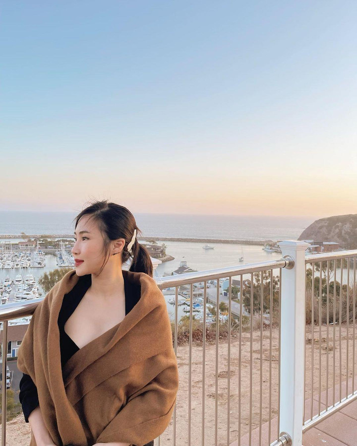 Sao Việt 8/5: Hồ Ngọc Hà, Thanh Hằng đồng loạt khoe dáng với áo tắm gợi cảm - 8