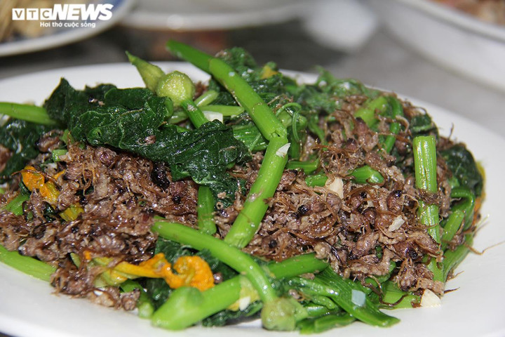 Săn 'lộc trời' ở sông Hồng vài tiếng, bán nửa triệu đồng mỗi kg - 5