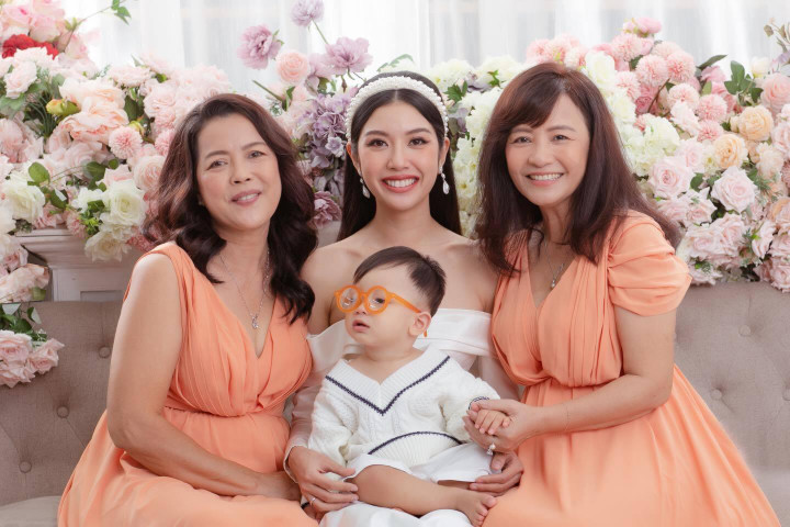 Trương Ngọc Ánh, Thuỳ Tiên cùng dàn mỹ nhân Việt khoe ảnh mừng 'Ngày của mẹ' - 7