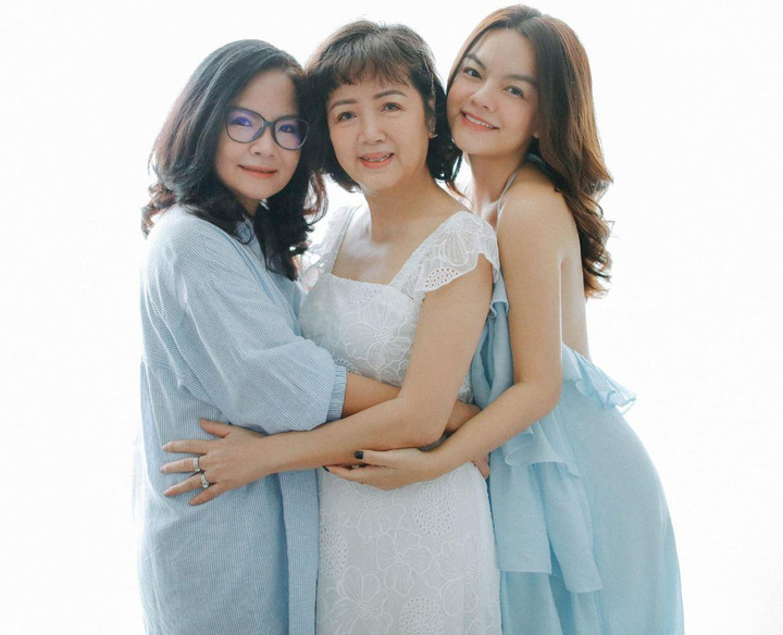 Trương Ngọc Ánh, Thuỳ Tiên cùng dàn mỹ nhân Việt khoe ảnh mừng 'Ngày của mẹ' - 6