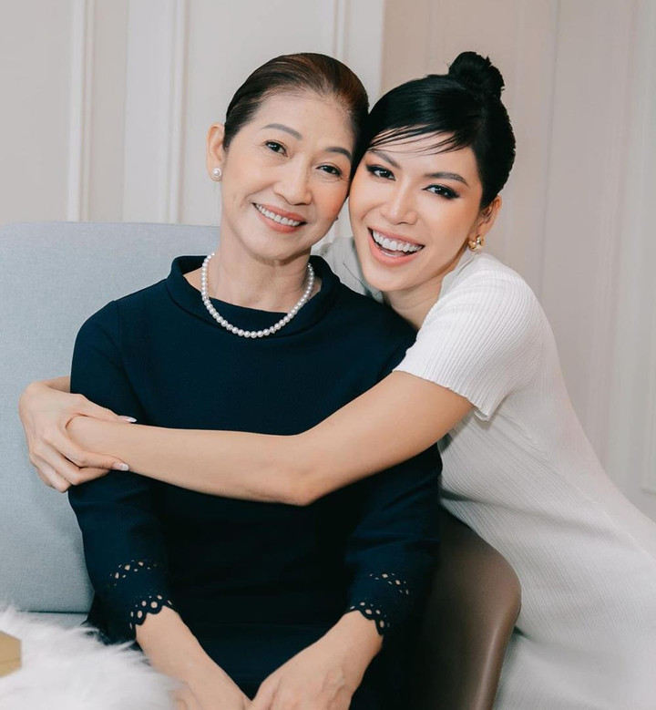 Sao Việt 9/5: MC Hoàng Oanh rạng rỡ bên con trai, lấy lại tinh thần sau ly hôn - 15