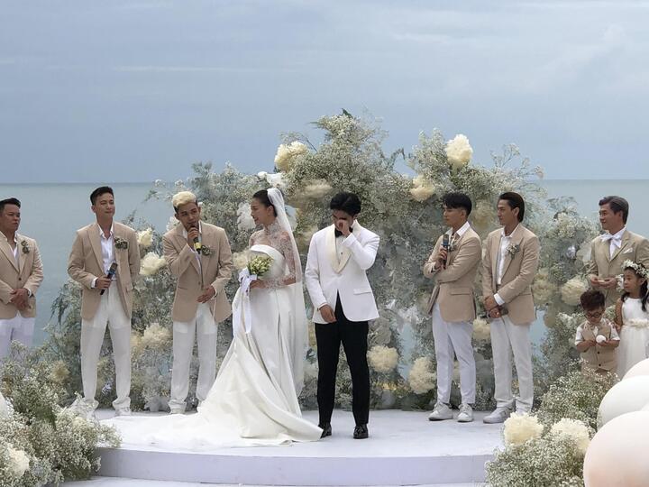 Ngô Thanh Vân cùng chồng trẻ xúc động bật khóc trong đám cưới - 4