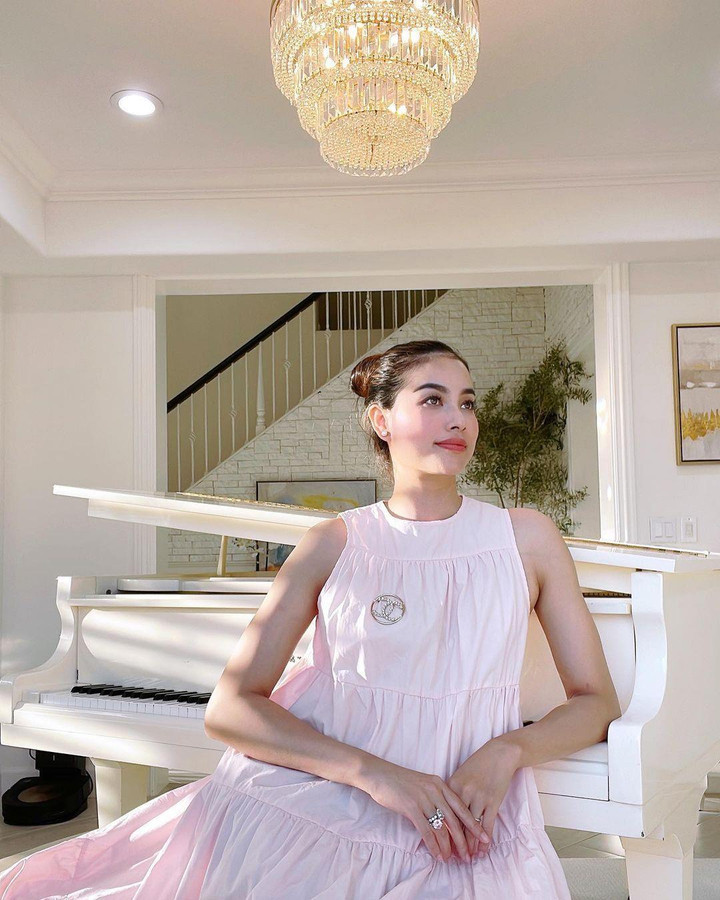 Sao Việt 9/5: MC Hoàng Oanh rạng rỡ bên con trai, lấy lại tinh thần sau ly hôn - 5