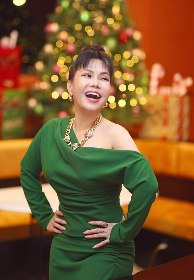 Việt Hương cạo trọc đầu do gặp biến cố hay vì lý do nào khác? - 1