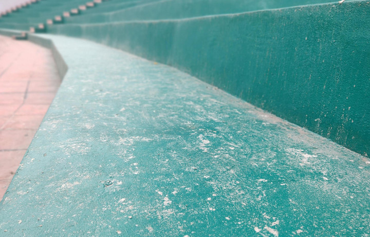 Công nhân dọn rác ở sân Việt Trì sau trận U23 Việt Nam - U23 Philippines - 5