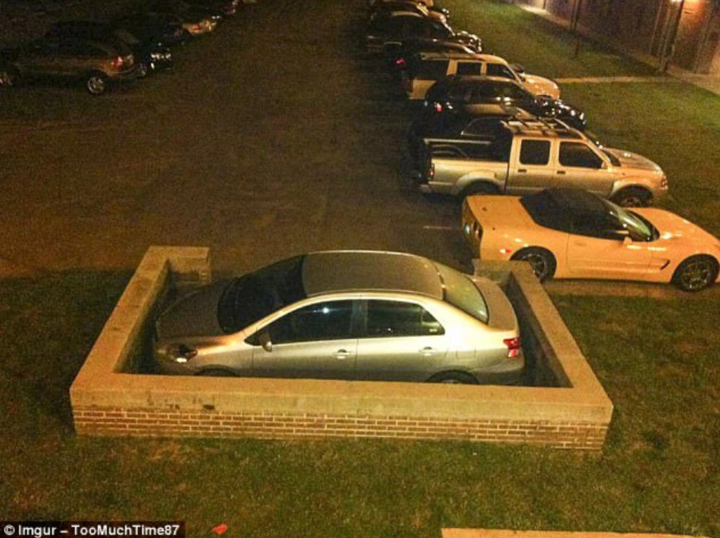 Choáng với những màn đậu xe đỉnh cao 'out trình' hết mọi tay lái lụa - 5