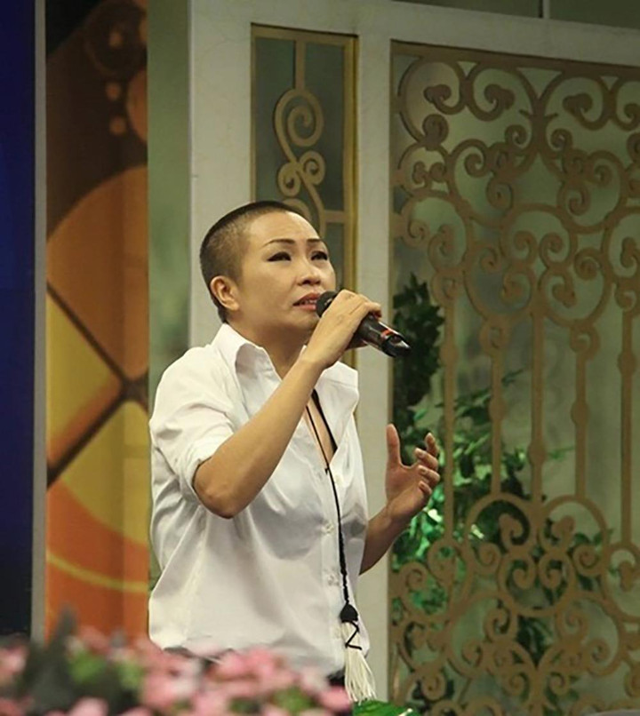 Những mỹ nhân Việt từng gây sốc khi bất ngờ cạo trọc đầu - 9