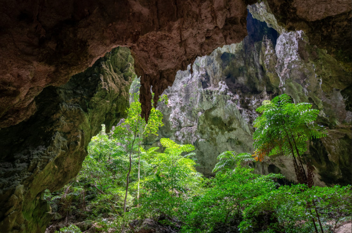 Bên trong hang động huyền ảo từng là nơi dừng chân của các vị vua xứ chùa Vàng - 2