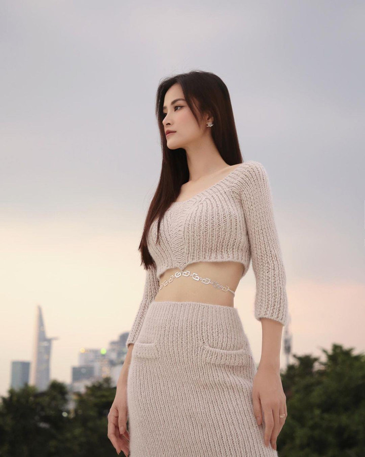 Sao Việt 10/5: Đỗ Mỹ Linh khoe được dẫn SEA Games, Minh Tú úp mở đã chia tay - 9