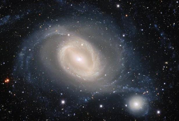 Cổng thời gian hé lộ cảnh thiên hà chứa Trái Đất hóa 'quái vật' - 1