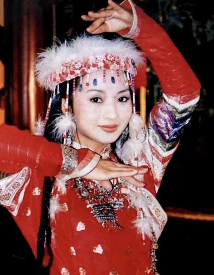 Đời hồng nhan bạc mệnh của mỹ nhân đóng vai Hàm Hương trong Hoàn Châu Cách Cách - 2