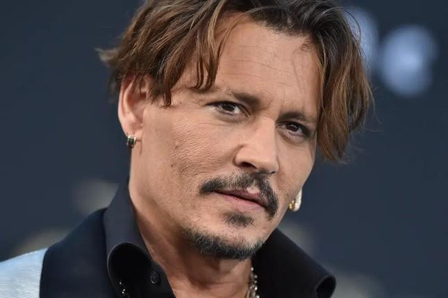 Nửa triệu người ký đơn "đòi" cho Johnny Depp trở lại đóng cướp biển - 2