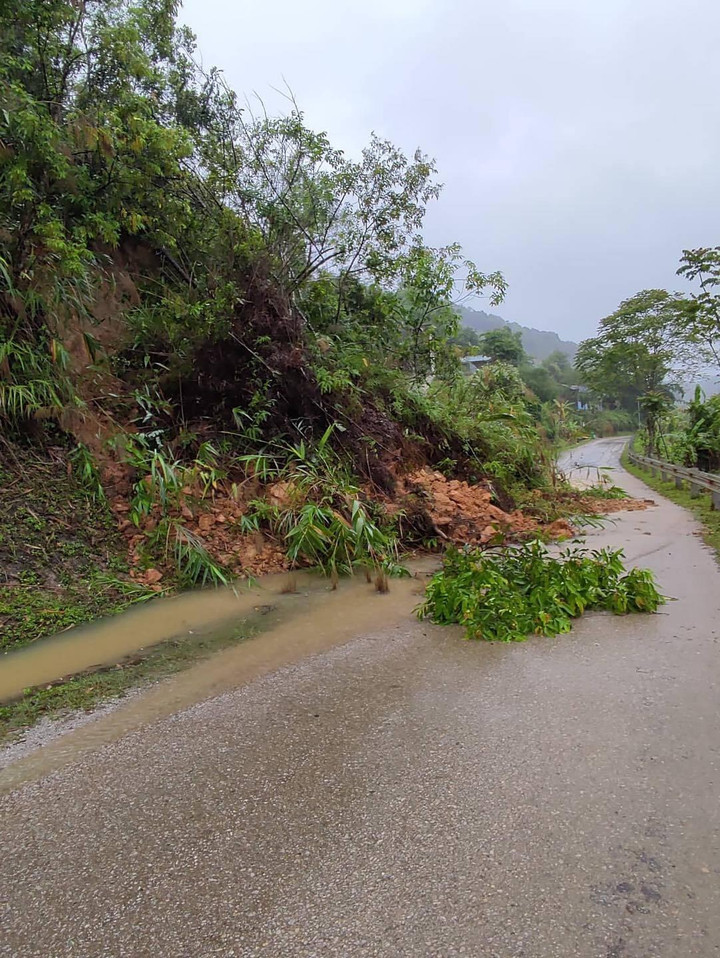 Ảnh: Mưa lớn nhấn chìm nhiều tuyến đường ở Lạng Sơn, Bắc Giang - 13