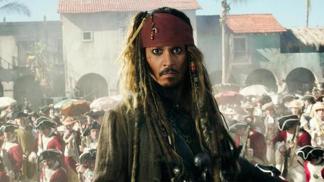 Nửa triệu người ký đơn "đòi" cho Johnny Depp trở lại đóng cướp biển - 1