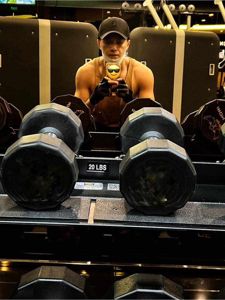 Sao Việt 11/5: Diva Thanh Lam ngày càng trẻ, 'dính như sam' bên chồng chưa cưới - 6