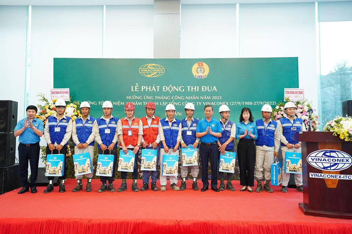 Ký kết giao ước thi đua, hưởng ứng Tháng công nhân tại Cát Bà - Amatina - 3