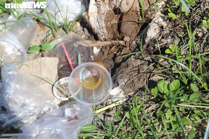 TP.HCM: Khu đô thị mới Thủ Thiêm 'ngập' trong rác - 12