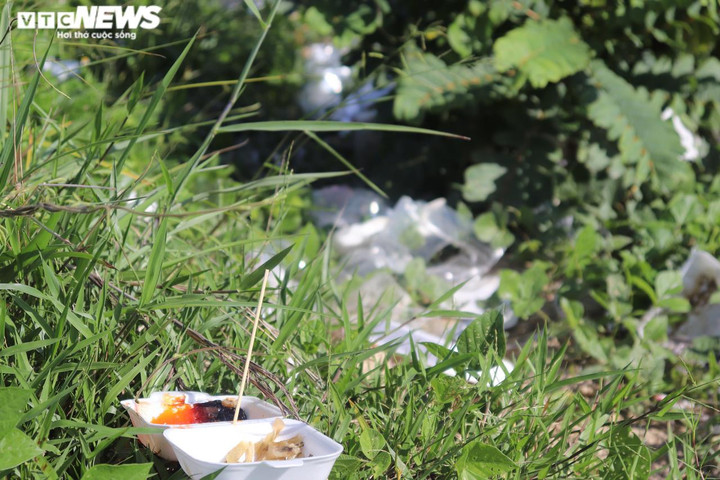 TP.HCM: Khu đô thị mới Thủ Thiêm 'ngập' trong rác - 8