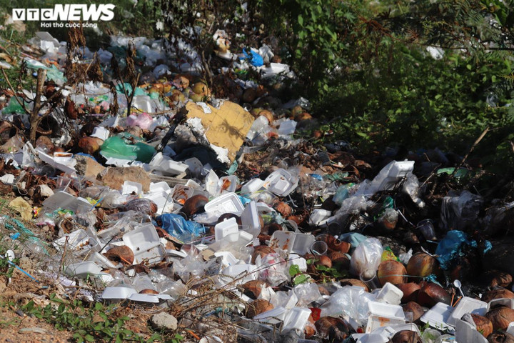 TP.HCM: Khu đô thị mới Thủ Thiêm 'ngập' trong rác - 5