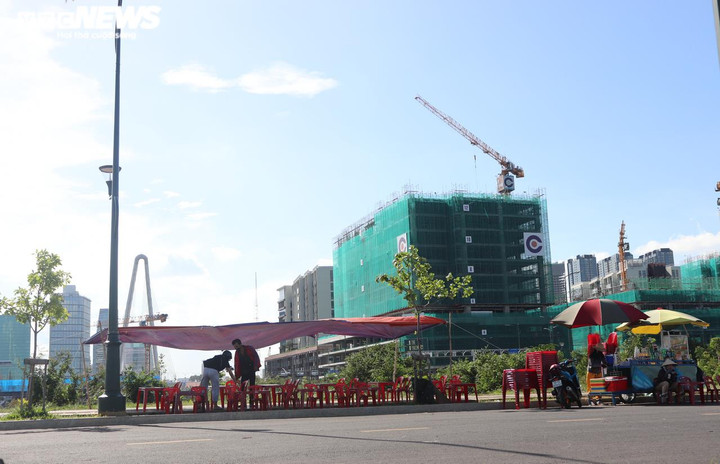 TP.HCM: Khu đô thị mới Thủ Thiêm 'ngập' trong rác - 9