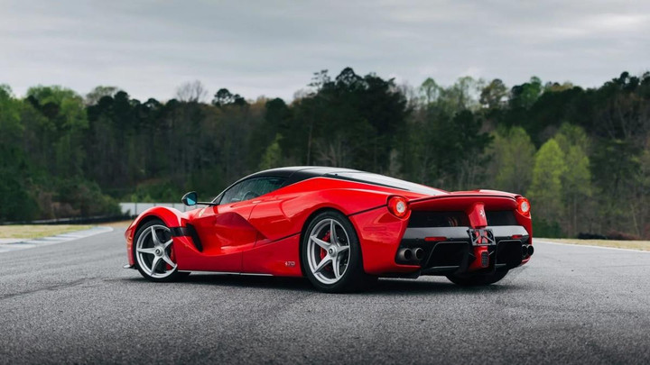 LaFerrari Aperta 2017 đã qua sử dụng được rao bán lên tới hơn 100 tỷ đồng - 3
