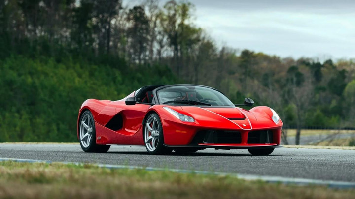 LaFerrari Aperta 2017 đã qua sử dụng được rao bán lên tới hơn 100 tỷ đồng - 2