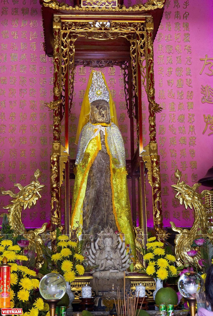 Ngôi chùa nổi tiếng với tích tượng Phật trôi dạt từ biển, xây bằng san hô và dừa - 6