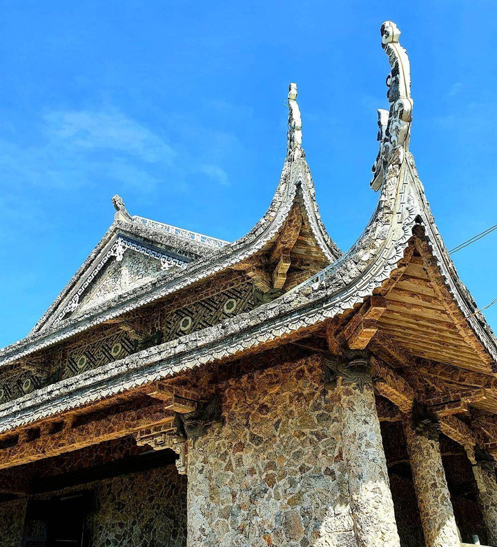 Ngôi chùa nổi tiếng với tích tượng Phật trôi dạt từ biển, xây bằng san hô và dừa - 3