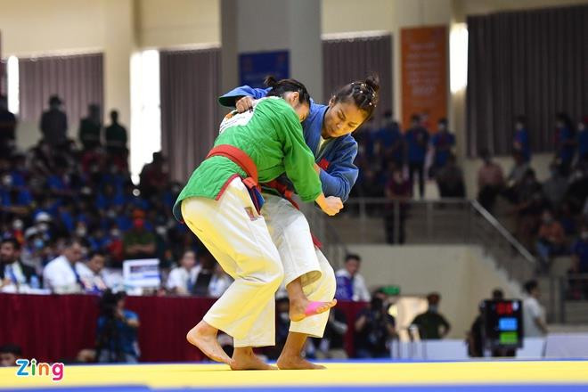 Nhà vô địch kurash SEA Games 31 tập Muay cùng chồng khi bị cách ly - 1
