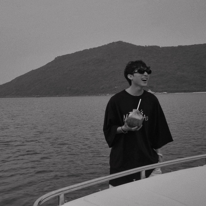 Sơn Tùng M-TP lộ diện vui vẻ sau vụ bị phạt 70 triệu và gỡ MV mới - 3