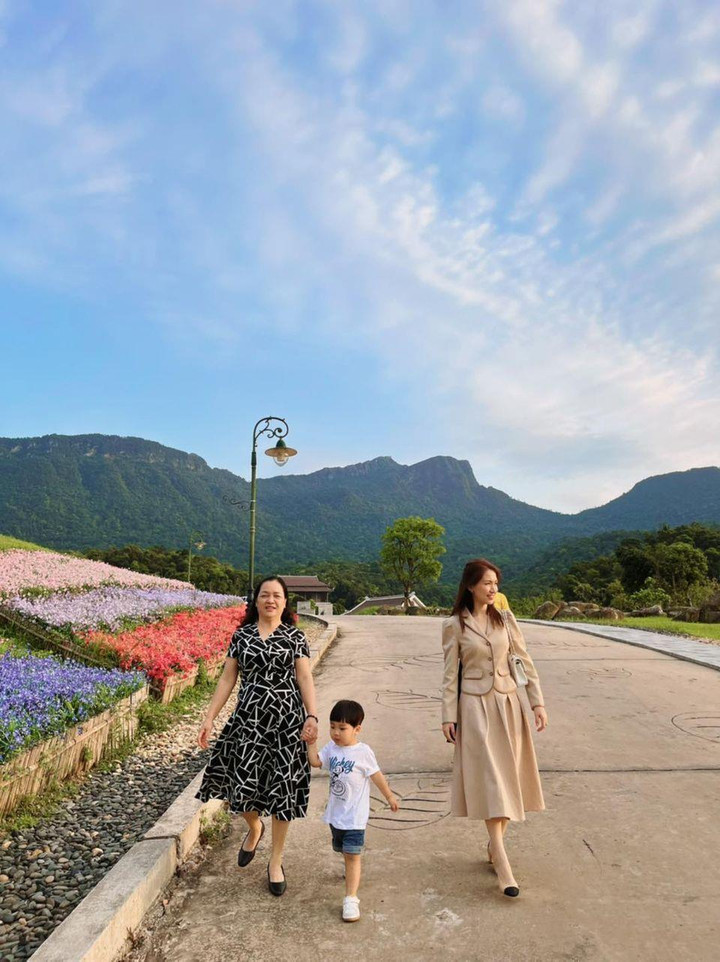 Sao Việt 12/5: Chồng cũ Phạm Quỳnh Anh gầy xanh xao bên cạnh Tuấn Hưng - 7