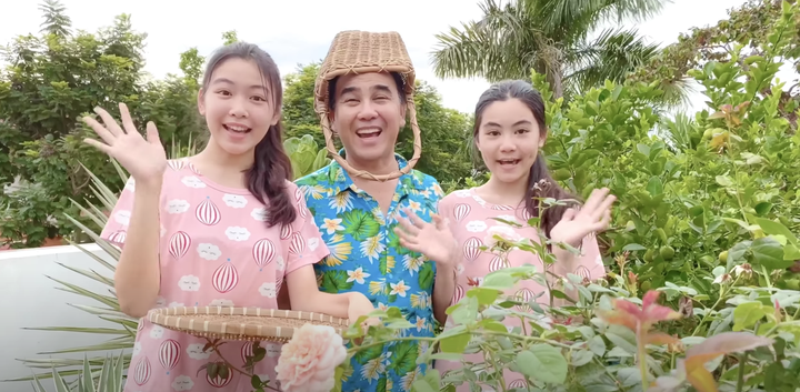 Lọ Lem và Hạt Dẻ nhà Quyền Linh đều xinh như hoa nhưng lại khác biệt ở điểm này - 9