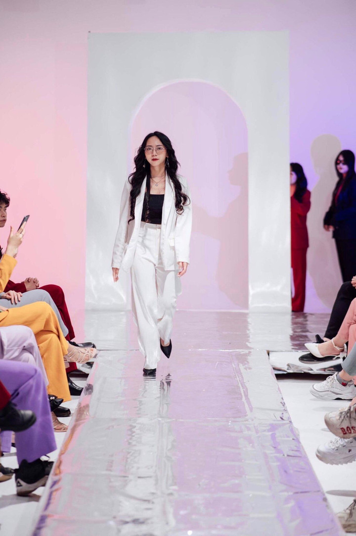 Ảnh kỷ yếu của học sinh Hải Phòng khiến dân mạng 'phát sốt'