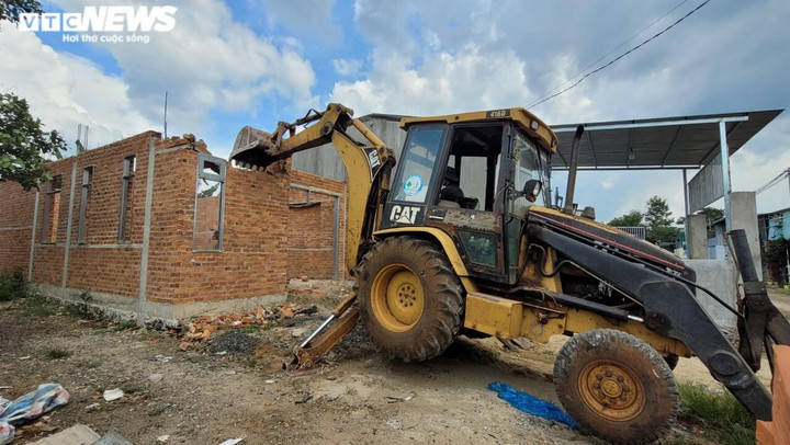 Đắk Lắk cưỡng chế 60 ngôi nhà xây dựng trái phép trên đất nông nghiệp - 1