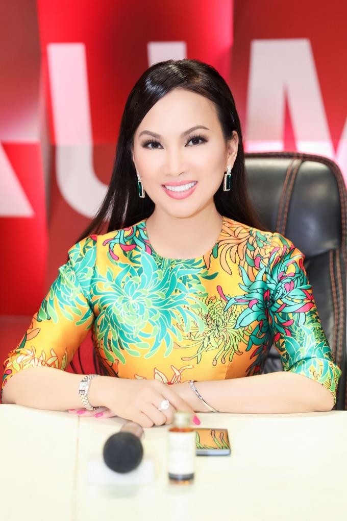 Em gái đẹp, giàu của Cẩm Ly sống thế nào sau hơn 20 năm lấy chồng tỷ phú? - 1