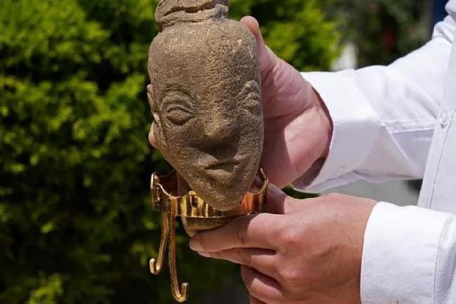 Bất ngờ đào được tác phẩm điêu khắc nữ thần quý giá 4.500 năm tuổi - 3