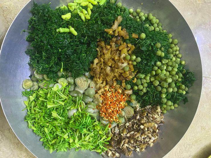 Loại quả đắng ngắt, mọc dại bên đường được người Tây Nguyên nấu thành đặc sản - 2