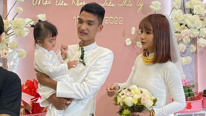 Mạc Văn Khoa lái xe máy Dream cũ đi hỏi vợ - 5