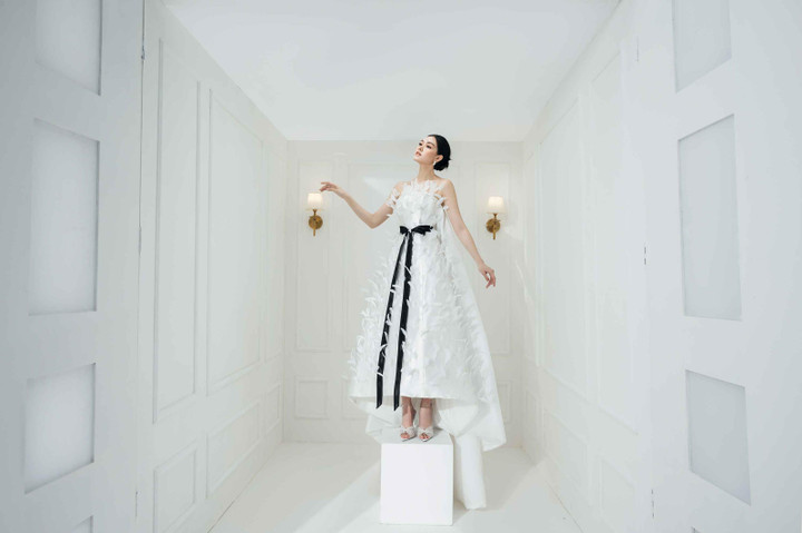 Á hậu Tường San hoá quý cô nước Pháp thanh lịch, kiêu kỳ - 4