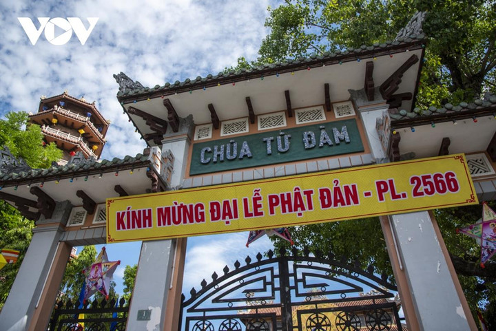 Ngắm 2 ngôi chùa cổ nằm trong hành trình rước Phật tại Huế - 8