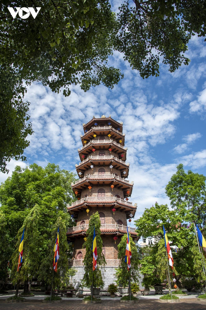 Ngắm 2 ngôi chùa cổ nằm trong hành trình rước Phật tại Huế - 11