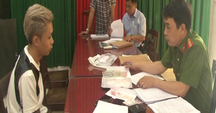 Thành phố Huế: Chặn đứng đường dây đưa ma tuý vào quán bar, karaoke - 3