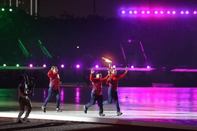 Bạn bè quốc tế ấn tượng, bày tỏ khen ngợi về Lễ khai mạc SEA Games 31 - 36