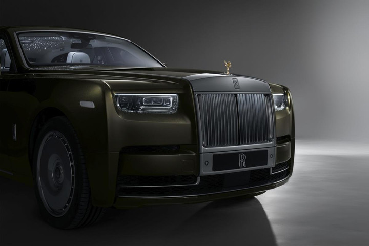 Rolls-Royce Phantom hé lộ thiết kế mới cho bản nâng cấp - 1