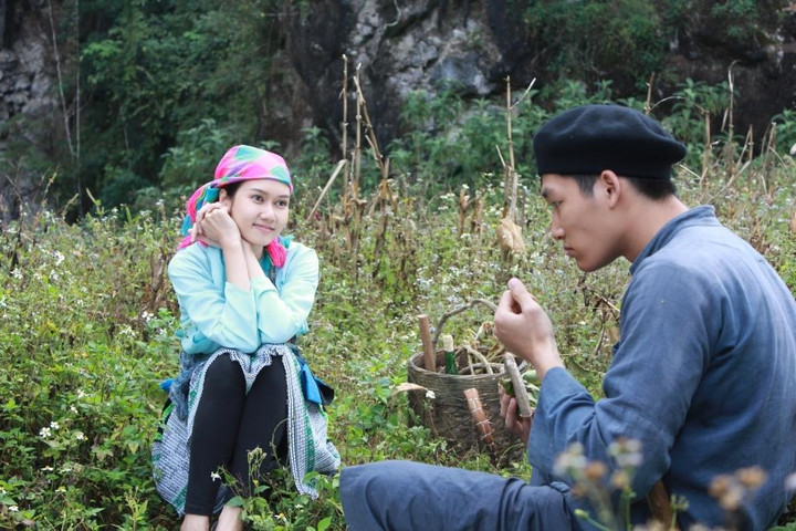 Hơn 5 năm yêu nhau ngọt ngào nhưng đầy thử thách của Hương Giang - Đình Tú - 2