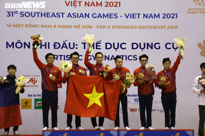 ĐT Thể dục dụng cụ Việt Nam giành HCV nội dung toàn năng đồng đội nam - 1